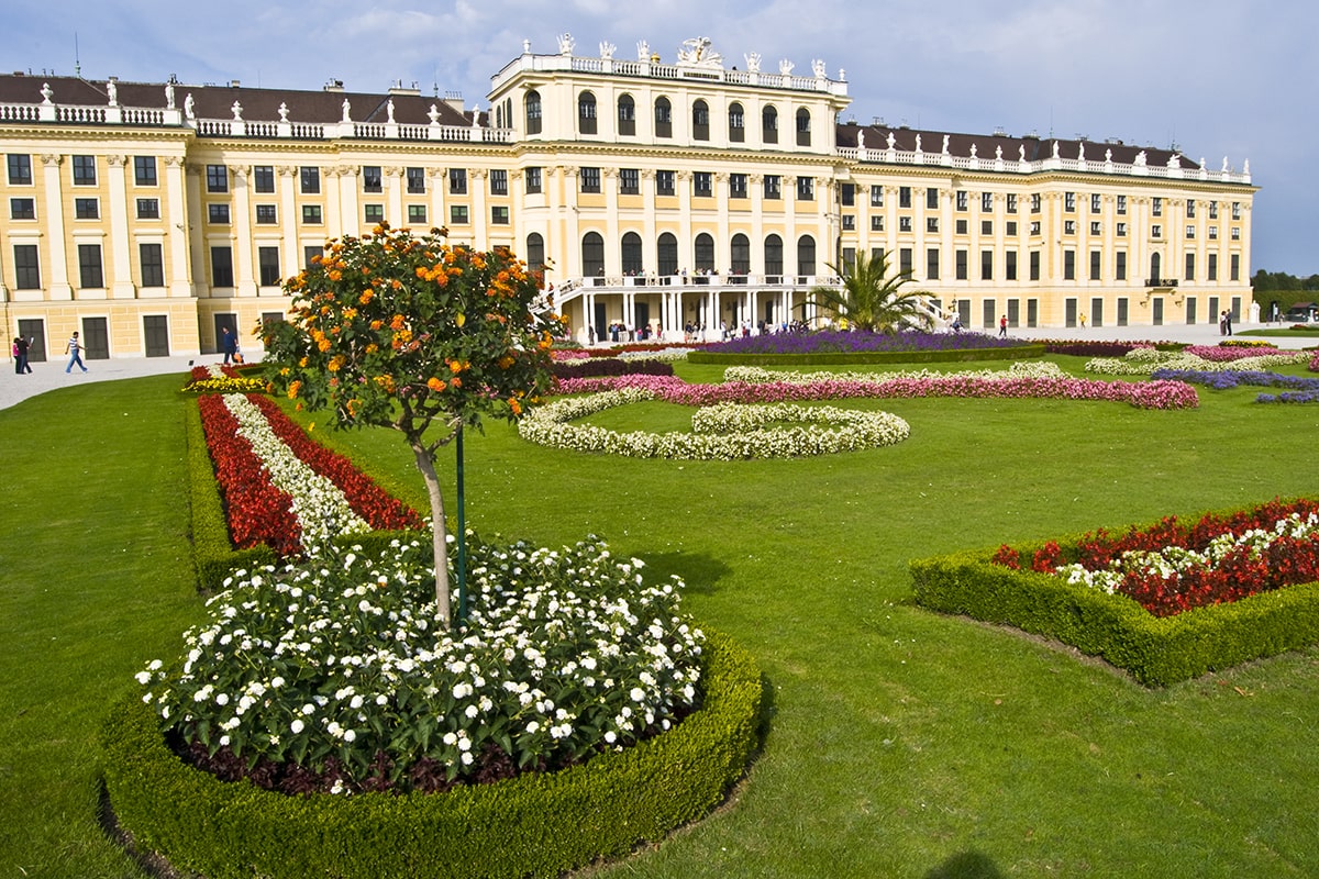 A Day in the Life of Empress Maria Theresa at Schönbrunn