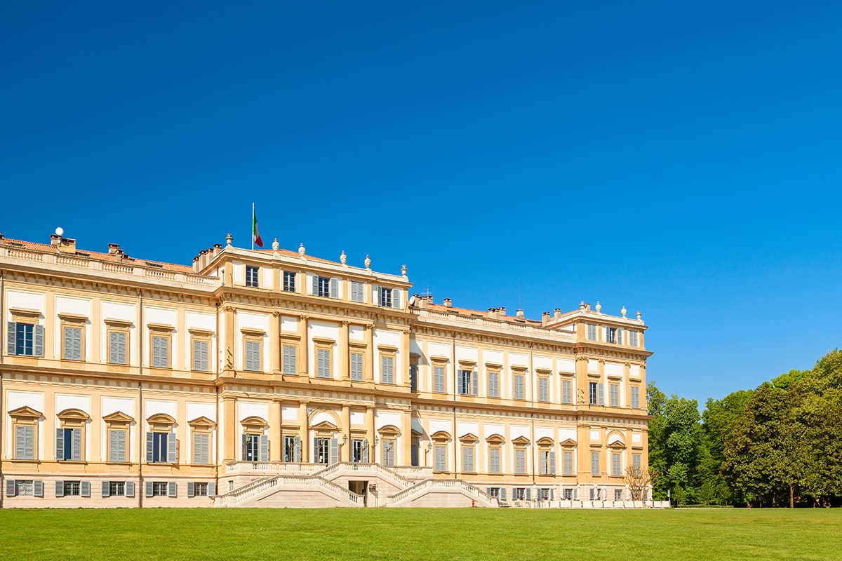Audio Guide vs Guided Tour: Which One to Choose at Schönbrunn?