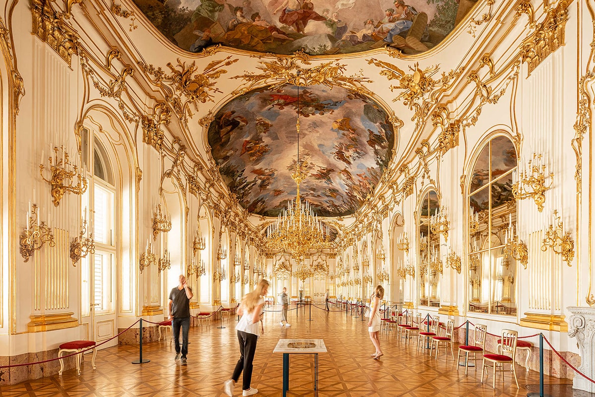Great Gallery: Explore Schönbrunn Palace's Ballroom